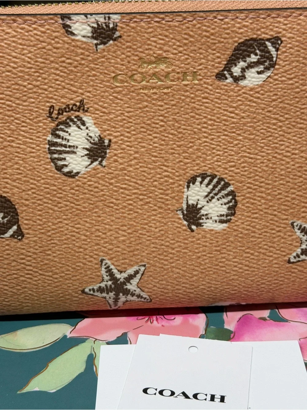 Coach Corner Zip Wristlet in Coral/Maple Seashell Print – NWT - Picture 5 of 11